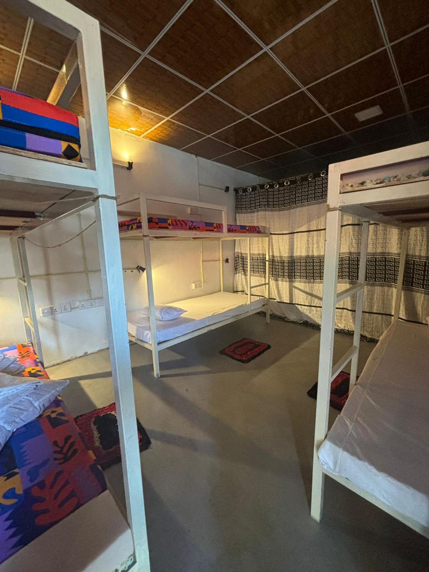 Surfing Lion Hostel Vịnh Arugam Ngoại thất bức ảnh