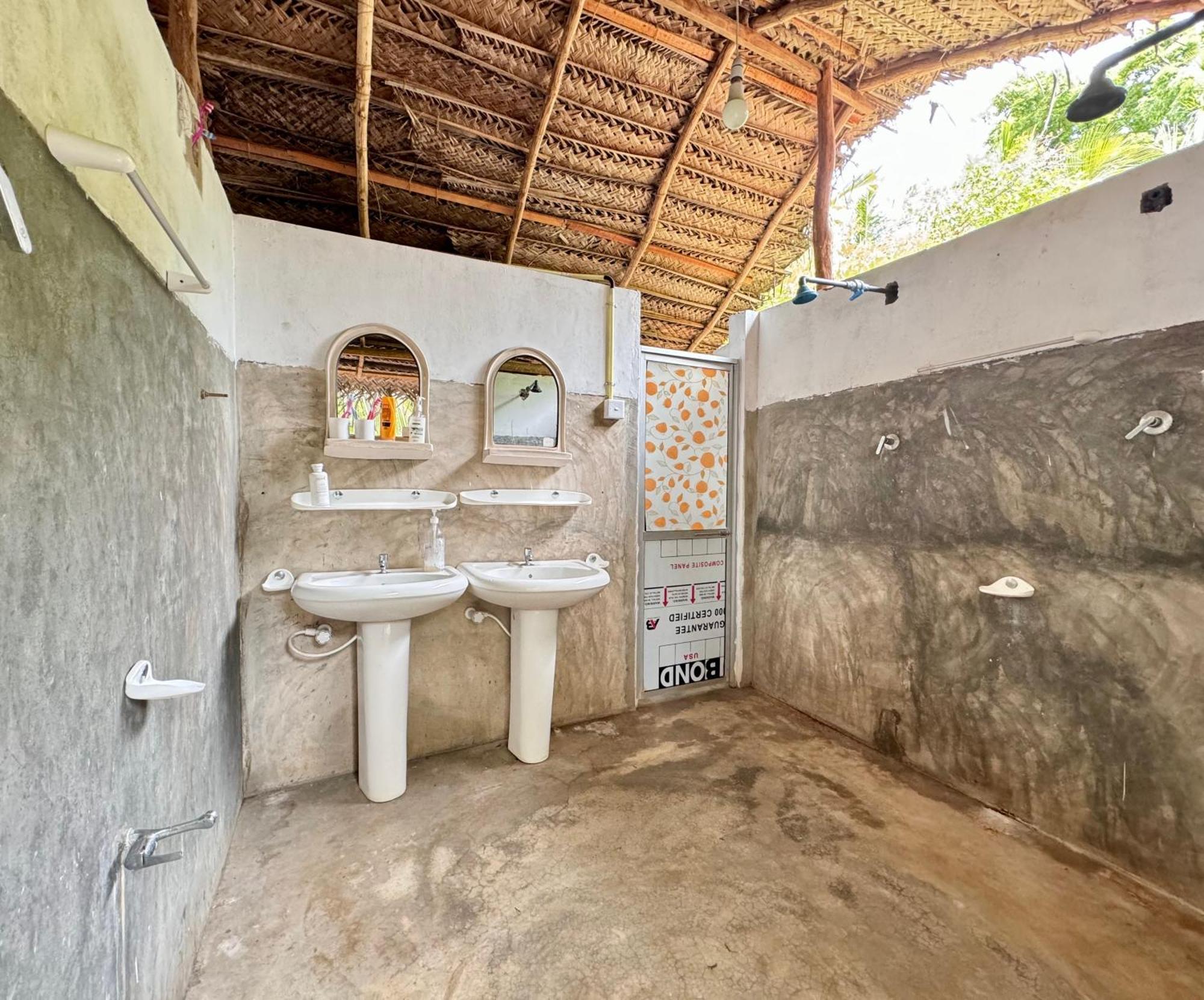 Surfing Lion Hostel Vịnh Arugam Ngoại thất bức ảnh