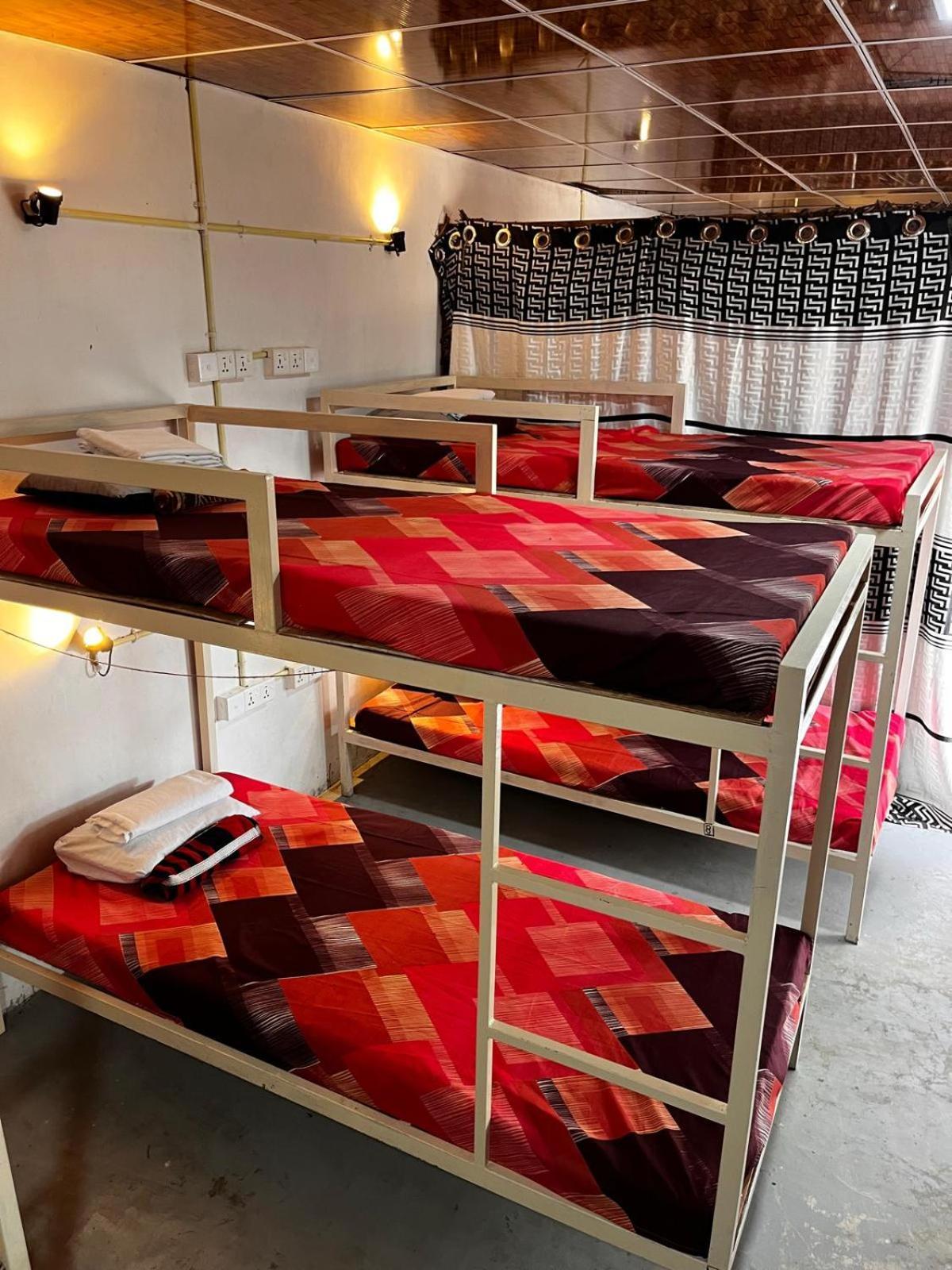 Surfing Lion Hostel Vịnh Arugam Ngoại thất bức ảnh